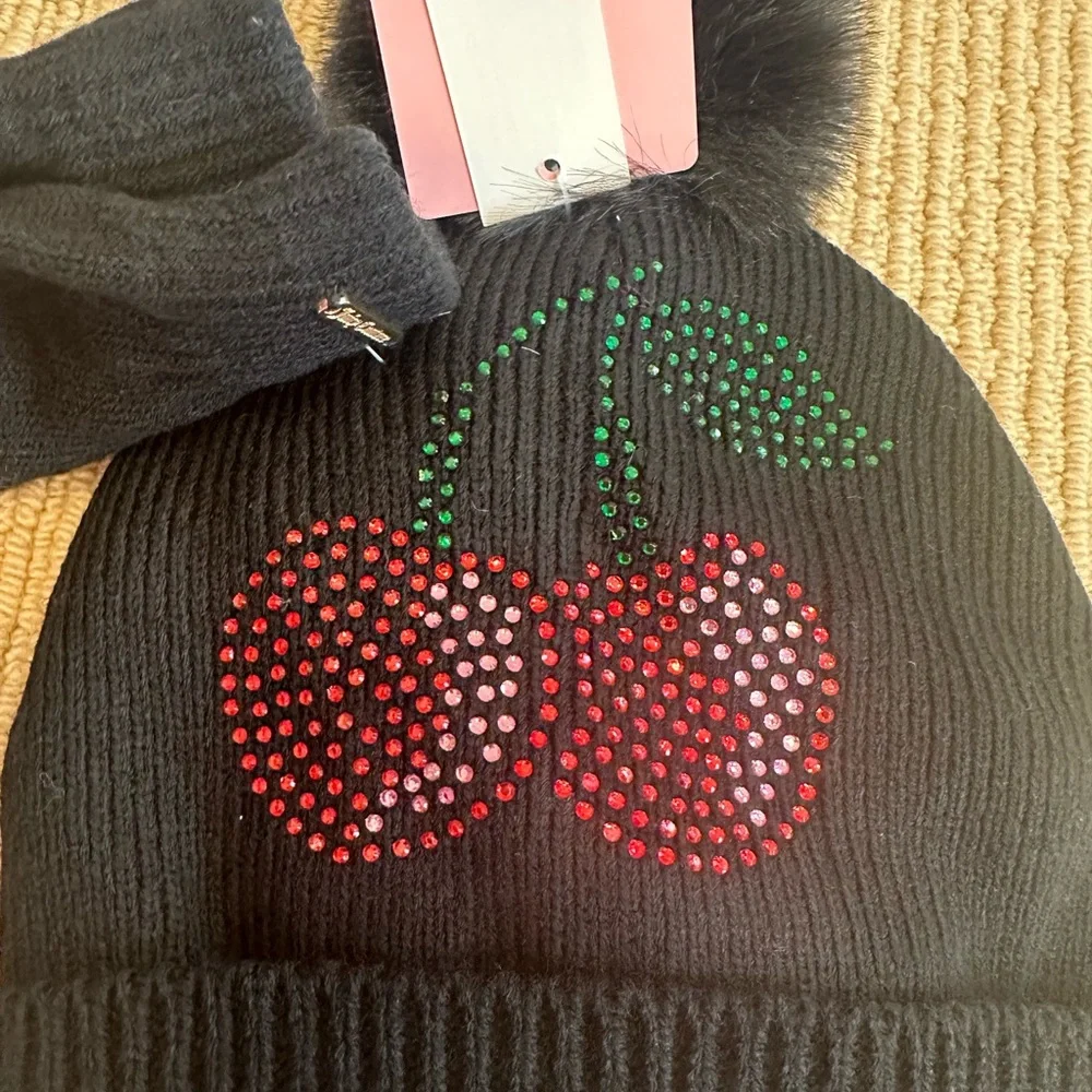 New kids Juicy Couture Black Beanie and Gloves Set 🍒